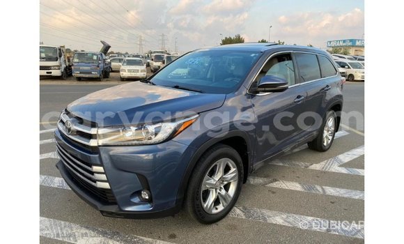 Acheter Import Voiture Toyota Highlander Bleu à Import - Dubai, Namibie Acheter Import Voiture Toyota Highlander Bleu à Import - Dubai, Namibie
