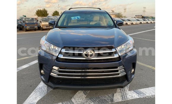 Acheter Import Voiture Toyota Highlander Bleu à Import - Dubai, Namibie Acheter Import Voiture Toyota Highlander Bleu à Import - Dubai, Namibie