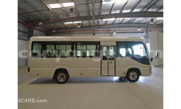 Acheter Import Voiture Abarth 595 Blanc à Import - Dubai, Namibie Acheter Import Voiture Abarth 595 Blanc à Import - Dubai, Namibie