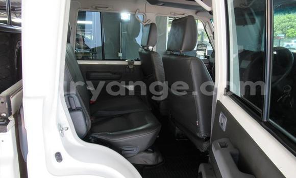 Acheter Occasion Voiture Toyota Land Cruiser Blanc à Windhoek, Namibie Acheter Occasion Voiture Toyota Land Cruiser Blanc à Windhoek, Namibie