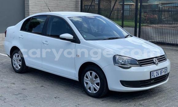 Acheter Occasion Voiture Volkswagen Polo Blanc à Grootfontein, Namibie Acheter Occasion Voiture Volkswagen Polo Blanc à Grootfontein, Namibie