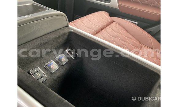 Acheter Import Voiture Toyota Land Cruiser Noir à Import - Dubai, Namibie Acheter Import Voiture Toyota Land Cruiser Noir à Import - Dubai, Namibie