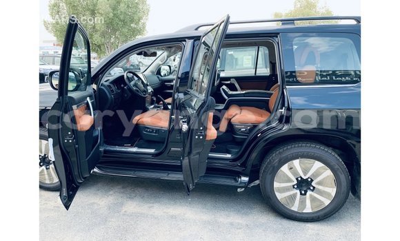 Acheter Import Voiture Toyota Land Cruiser Noir à Import - Dubai, Namibie Acheter Import Voiture Toyota Land Cruiser Noir à Import - Dubai, Namibie
