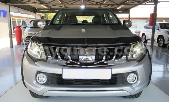 Acheter Occasion Voiture Mitsubishi Triton Gris à Grootfontein, Namibie Acheter Occasion Voiture Mitsubishi Triton Gris à Grootfontein, Namibie