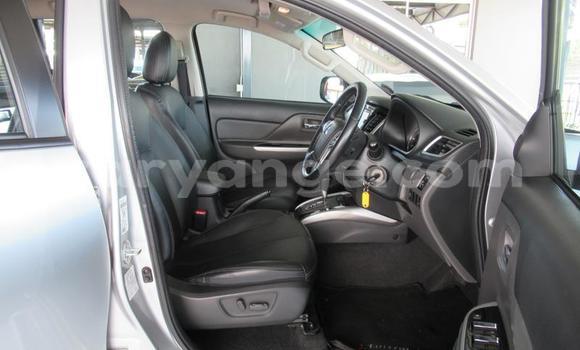 Acheter Occasion Voiture Mitsubishi Triton Gris à Grootfontein, Namibie Acheter Occasion Voiture Mitsubishi Triton Gris à Grootfontein, Namibie