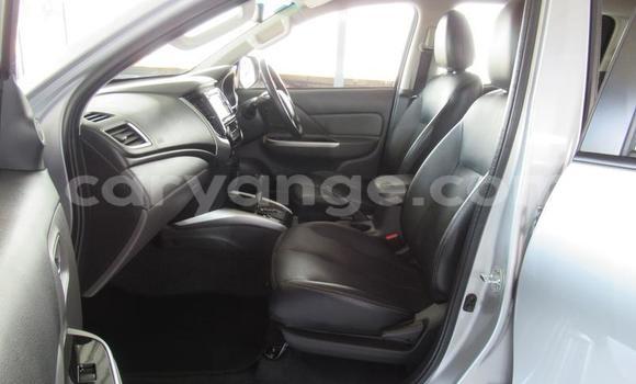 Acheter Occasion Voiture Mitsubishi Triton Gris à Grootfontein, Namibie Acheter Occasion Voiture Mitsubishi Triton Gris à Grootfontein, Namibie