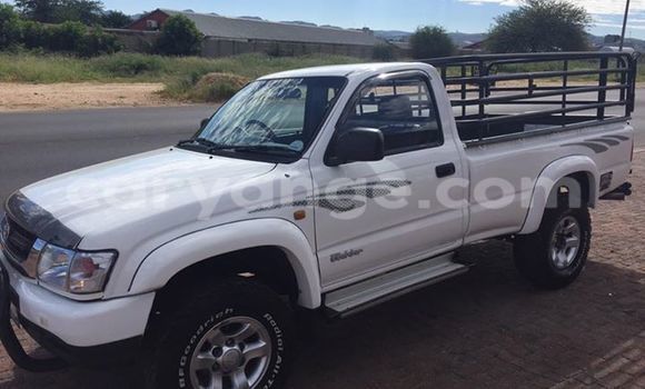 Acheter Occasion Voiture Toyota Hilux Blanc à Windhoek, Namibie Acheter Occasion Voiture Toyota Hilux Blanc à Windhoek, Namibie