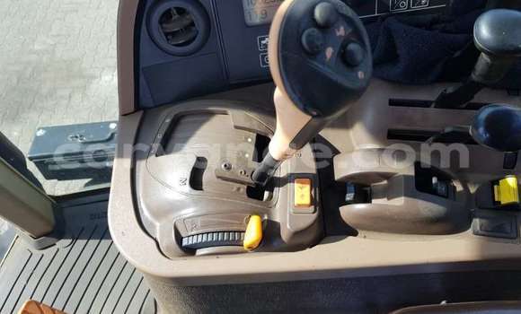 Acheter Occasion Utilitaire Caterpillar 120 Vert à Windhoek, Namibie Acheter Occasion Utilitaire Caterpillar 120 Vert à Windhoek, Namibie