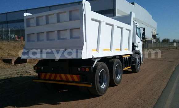 Acheter Occasion Utilitaire Nissan UD Blanc à Karasburg, Karas Acheter Occasion Utilitaire Nissan UD Blanc à Karasburg, Karas