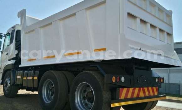 Acheter Occasion Utilitaire Nissan UD Blanc à Karasburg, Karas Acheter Occasion Utilitaire Nissan UD Blanc à Karasburg, Karas