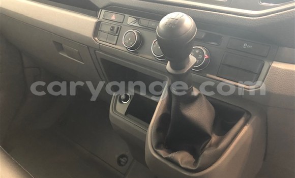 Buy Used Volkswagen Caravelle White Car in Gobabis in Omaheke Buy Used Volkswagen Caravelle White Car in Gobabis in Omaheke