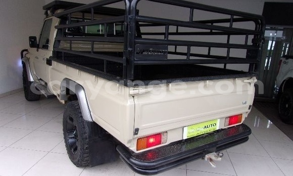 Buy Used Toyota Land Cruiser Beige Car in Windhoek in Namibia Buy Used Toyota Land Cruiser Beige Car in Windhoek in Namibia