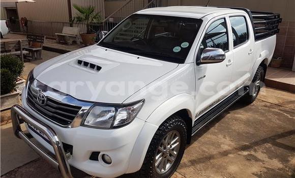 Buy Used Toyota Hilux White Car in Windhoek in Namibia Buy Used Toyota Hilux White Car in Windhoek in Namibia