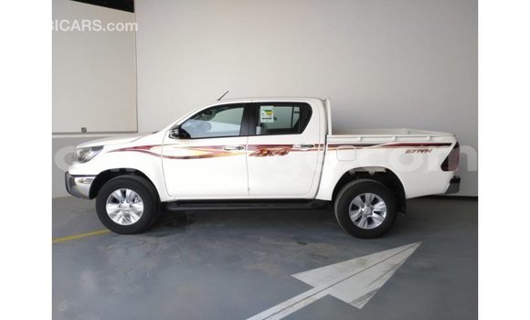 Acheter Import Voiture Toyota Hilux Blanc à Import - Dubai, Namibie Acheter Import Voiture Toyota Hilux Blanc à Import - Dubai, Namibie