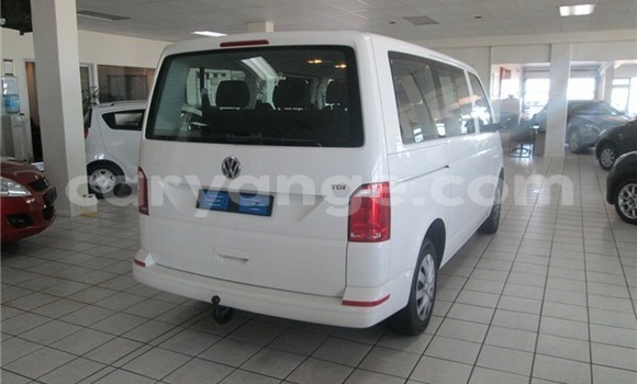 Acheter Occasion Voiture Volkswagen Caravelle Blanc à Windhoek, Namibie Acheter Occasion Voiture Volkswagen Caravelle Blanc à Windhoek, Namibie