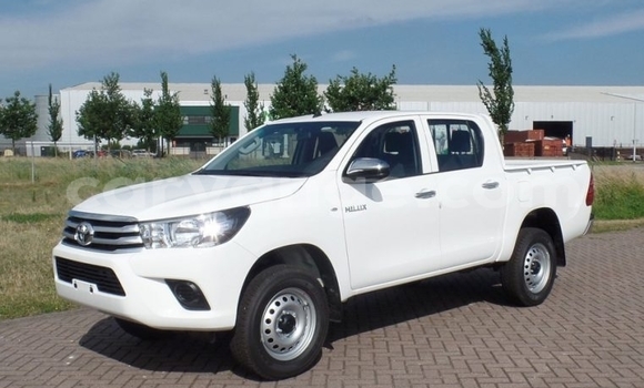 Buy Used Toyota Hilux White Car in Warmbad in Karas Buy Used Toyota Hilux White Car in Warmbad in Karas
