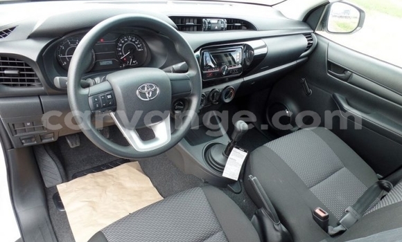 Buy Used Toyota Hilux White Car in Warmbad in Karas Buy Used Toyota Hilux White Car in Warmbad in Karas