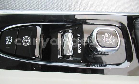 Acheter Occasion Voiture Volvo XC60 Noir à Windhoek, Namibie Acheter Occasion Voiture Volvo XC60 Noir à Windhoek, Namibie