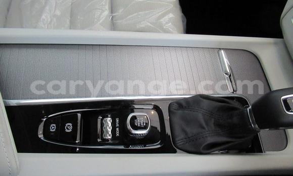 Acheter Occasion Voiture Volvo XC60 Noir à Windhoek, Namibie Acheter Occasion Voiture Volvo XC60 Noir à Windhoek, Namibie