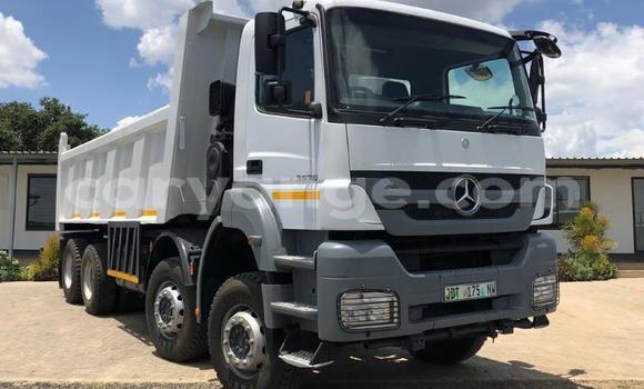 Acheter Occasion Utilitaire Mercedes‒Benz Tipper Blanc à Karasburg, Karas Acheter Occasion Utilitaire Mercedes‒Benz Tipper Blanc à Karasburg, Karas
