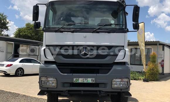 Acheter Occasion Utilitaire Mercedes‒Benz Tipper Blanc à Karasburg, Karas Acheter Occasion Utilitaire Mercedes‒Benz Tipper Blanc à Karasburg, Karas