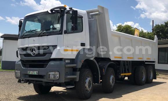 Buy Used Mercedes‒Benz Tipper White Truck in Henties Bay in Erongo Buy Used Mercedes‒Benz Tipper White Truck in Henties Bay in Erongo