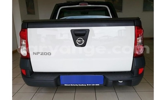 Buy Used Nissan NP 300 White Car in Rundu in Namibia Buy Used Nissan NP 300 White Car in Rundu in Namibia