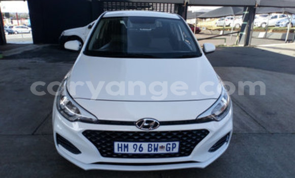 Acheter Occasion Voiture Hyundai I20 Blanc à Gobabis, Omaheke Acheter Occasion Voiture Hyundai I20 Blanc à Gobabis, Omaheke