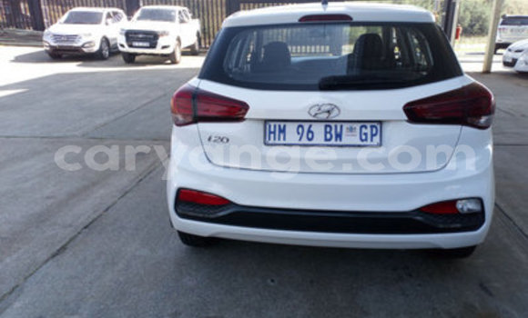 Acheter Occasion Voiture Hyundai I20 Blanc à Gobabis, Omaheke Acheter Occasion Voiture Hyundai I20 Blanc à Gobabis, Omaheke