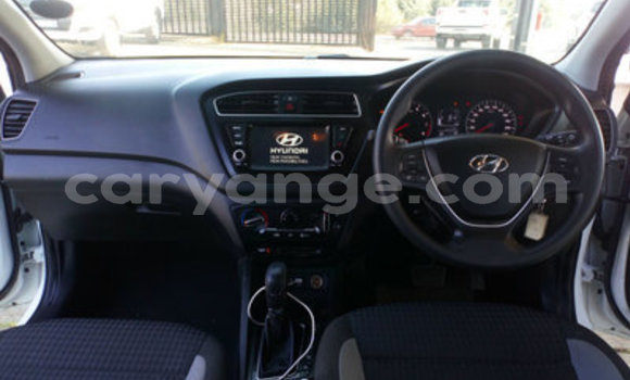 Acheter Occasion Voiture Hyundai I20 Blanc à Gobabis, Omaheke Acheter Occasion Voiture Hyundai I20 Blanc à Gobabis, Omaheke