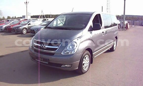 Buy Used Hyundai H1 Silver Car in Windhoek in Namibia Buy Used Hyundai H1 Silver Car in Windhoek in Namibia