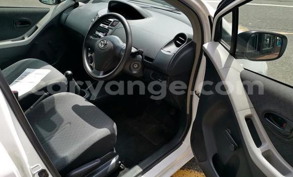 Acheter Occasion Voiture Toyota Yaris Blanc à Windhoek, Namibie Acheter Occasion Voiture Toyota Yaris Blanc à Windhoek, Namibie