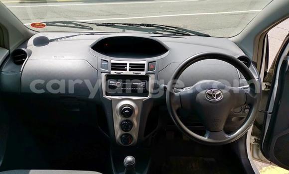 Acheter Occasion Voiture Toyota Yaris Blanc à Windhoek, Namibie Acheter Occasion Voiture Toyota Yaris Blanc à Windhoek, Namibie