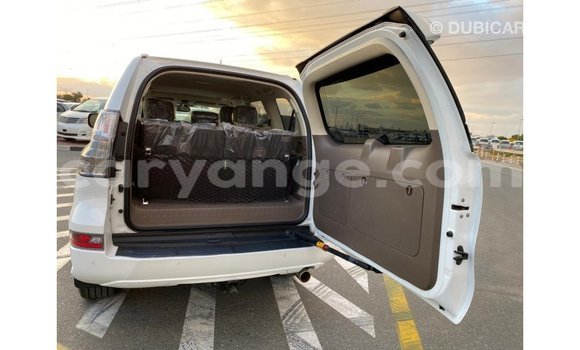 Acheter Import Voiture Lexus GX Blanc à Import - Dubai, Namibie Acheter Import Voiture Lexus GX Blanc à Import - Dubai, Namibie