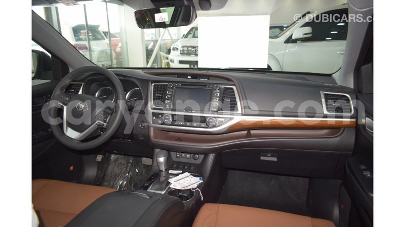 Big with watermark toyota highlander namibia import dubai 10433
