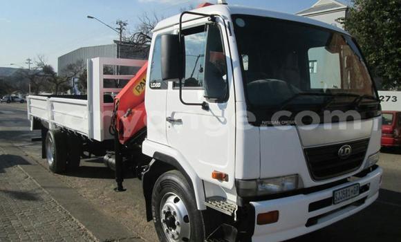 Acheter Occasion Utilitaire Nissan UD Blanc à Karasburg, Karas Acheter Occasion Utilitaire Nissan UD Blanc à Karasburg, Karas