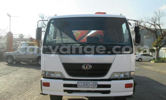 Acheter Occasion Utilitaire Nissan UD Blanc à Karasburg, Karas Acheter Occasion Utilitaire Nissan UD Blanc à Karasburg, Karas