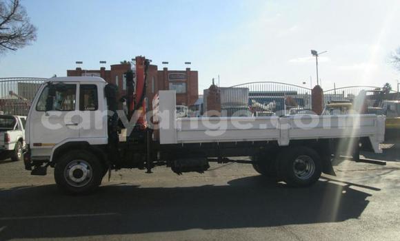 Acheter Occasion Utilitaire Nissan UD Blanc à Karasburg, Karas Acheter Occasion Utilitaire Nissan UD Blanc à Karasburg, Karas