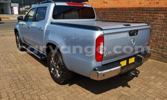 Buy Used Mercedes-Benz 190–Series Silver Car in Windhoek in Namibia Buy Used Mercedes-Benz 190–Series Silver Car in Windhoek in Namibia