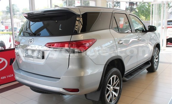 Buy Used Volkswagen Transporter White Car in Karasburg in Karas Buy Used Volkswagen Transporter White Car in Karasburg in Karas