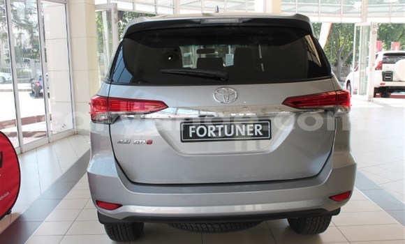 Buy Used Volkswagen Transporter White Car in Karasburg in Karas Buy Used Volkswagen Transporter White Car in Karasburg in Karas