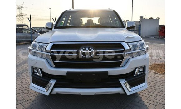 Acheter Import Voiture Toyota Land Cruiser Blanc à Import - Dubai, Namibie Acheter Import Voiture Toyota Land Cruiser Blanc à Import - Dubai, Namibie