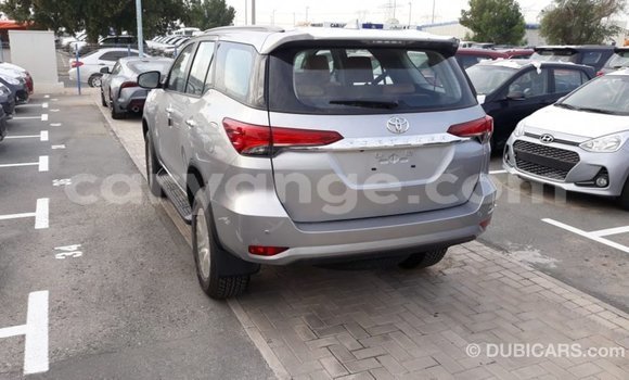 Acheter Import Voiture Toyota Fortuner Autre à Import - Dubai, Namibie Acheter Import Voiture Toyota Fortuner Autre à Import - Dubai, Namibie