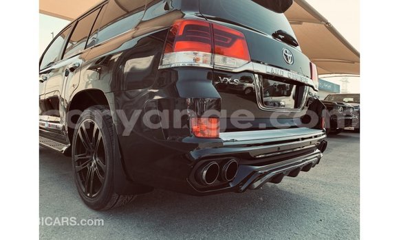 Acheter Import Voiture Toyota Land Cruiser Noir à Import - Dubai, Namibie Acheter Import Voiture Toyota Land Cruiser Noir à Import - Dubai, Namibie