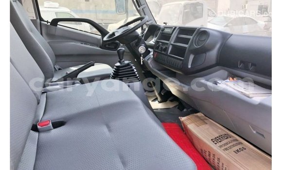 Acheter Import Utilitaire Hino 300 Series Blanc à Import - Dubai, Namibie Acheter Import Utilitaire Hino 300 Series Blanc à Import - Dubai, Namibie