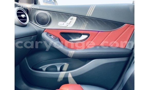 Acheter Import Voiture Mercedes-Benz GLC Noir à Import - Dubai, Namibie Acheter Import Voiture Mercedes-Benz GLC Noir à Import - Dubai, Namibie