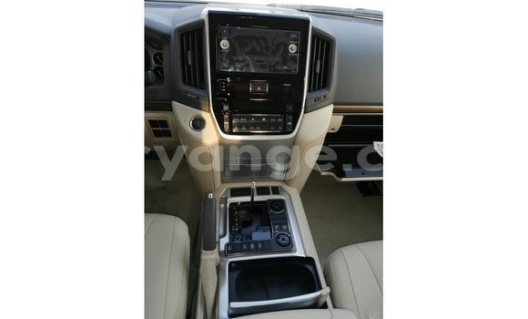 Acheter Import Voiture Toyota Land Cruiser Blanc à Import - Dubai, Namibie Acheter Import Voiture Toyota Land Cruiser Blanc à Import - Dubai, Namibie