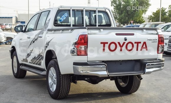 Acheter Import Voiture Toyota Hilux Blanc à Import - Dubai, Namibie Acheter Import Voiture Toyota Hilux Blanc à Import - Dubai, Namibie