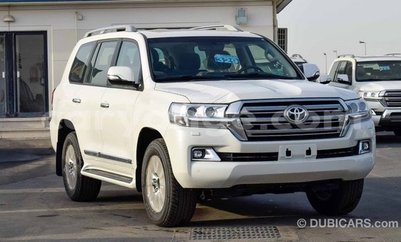 Acheter Import Voiture Toyota Land Cruiser Blanc à Import - Dubai, Namibie Acheter Import Voiture Toyota Land Cruiser Blanc à Import - Dubai, Namibie