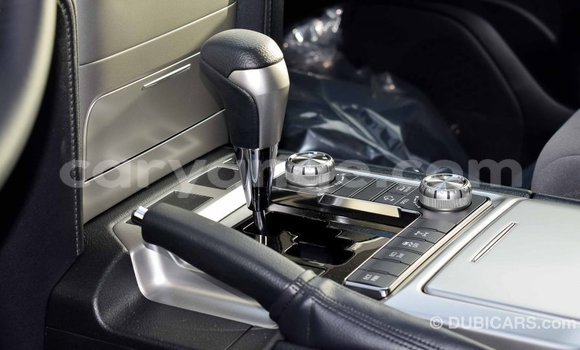 Acheter Import Voiture Toyota Land Cruiser Noir à Import - Dubai, Namibie Acheter Import Voiture Toyota Land Cruiser Noir à Import - Dubai, Namibie